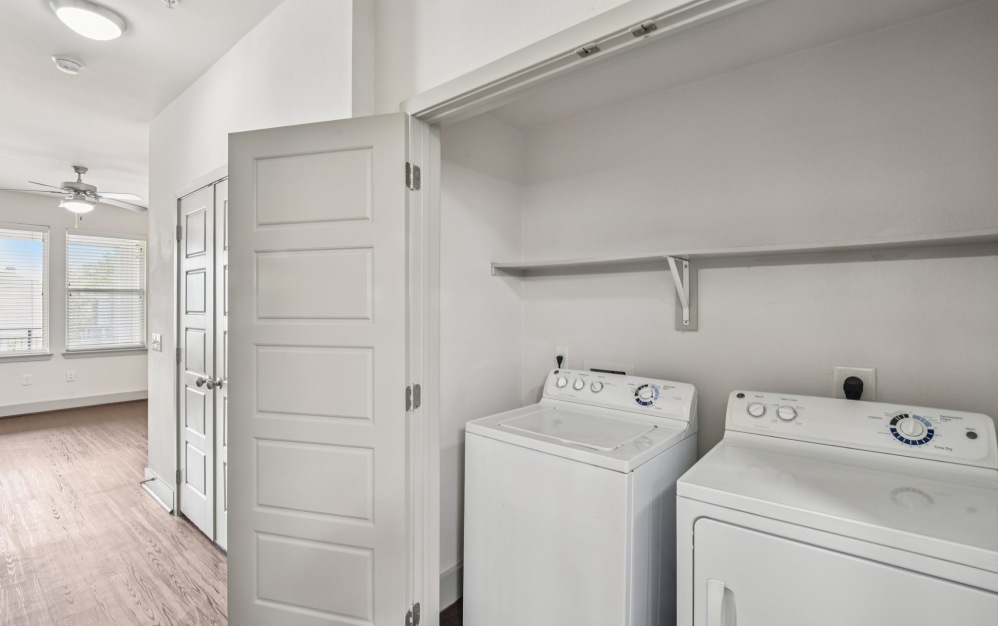 S3 - Studio floorplan layout with 1 bathroom and 682 square feet (Washer/Dryer, 3D)