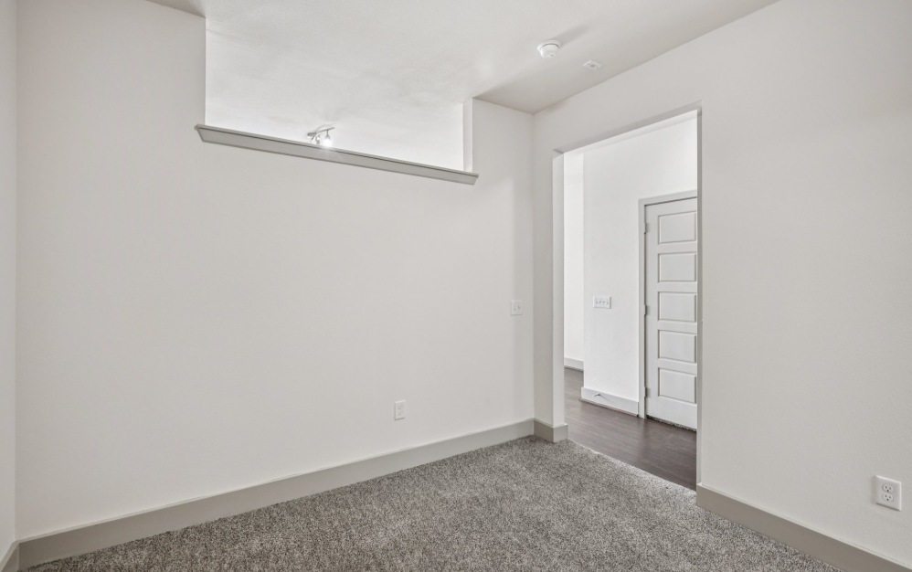 S3 - Studio floorplan layout with 1 bathroom and 682 square feet (Bedroom
, 3D)
